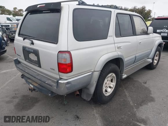 ✅ 1997 Toyota 4Runner Limited • VIN: JT3GN87R8V0044813 • Lot: 42457711. Listed on IAAI with 228,848 mi. Free auction sales archive from the USA and detailed vehicle history report at DreamBid. Image 4.