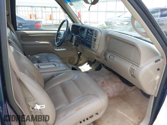 ✅ 1998 Chevrolet Suburban • VIN: 1GNEC16R5WJ301978 • Lot: 43262068. Listed on IAAI with 174,880 mi. Free auction sales archive from the USA and detailed vehicle history report at DreamBid. Image 5.