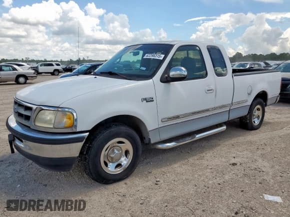 ✅ 1997 Ford F-150 XL • VIN: 1FTEX17L4VNB66944 • Lot: 62298315. Wystawiony na Copart z przebiegiem 172 314 mil. Bezpłatny archiwum sprzedaży aukcyjnych z USA i szczegółowy raport historii pojazdu na DreamBid. Zdjęcie 1.