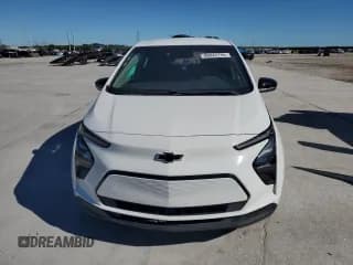 ✅ 2023 Chevrolet Bolt EV 1LT • VIN: 1G1FW6S09P4110064 • Lot: 80842794. Wystawiony na Copart z przebiegiem Nie podano. Bezpłatny archiwum sprzedaży aukcyjnych z USA i szczegółowy raport historii pojazdu na DreamBid. Zdjęcie 5.