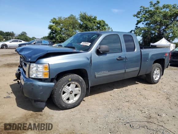 ✅ 2010 Chevrolet Silverado 1500 LT • VIN: 1GCSKSE35AZ119144 • Lot: 70230304. Listed on Copart with 131,257 mi. Free auction sales archive from the USA and detailed vehicle history report at DreamBid. Image 1.