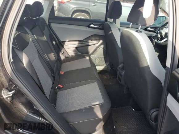 ✅ 2023 Volkswagen Taos S • VIN: 3VVCX7B27PM371360 • Lot: 70561135. Wystawiony na Copart z przebiegiem 71 628 mil. Bezpłatny archiwum sprzedaży aukcyjnych z USA i szczegółowy raport historii pojazdu na DreamBid. Zdjęcie 11.