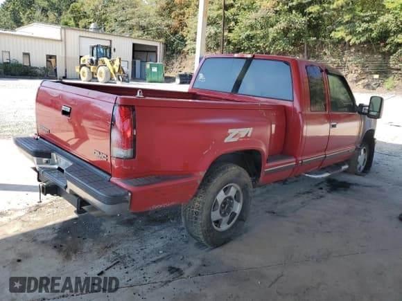 ✅ 1998 GMC Sierra 1500 • VIN: 2GTEK19R1W1527730 • Лот: 80983495. Опубликован ранее на Copart с пробегом Не указан. Бесплатный доступ к архиву аукционных продаж из США и подробный отчёт об истории автомобиля на DreamBid. Изображение 3.