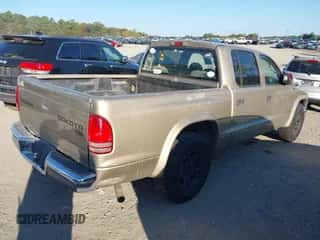 2004 Dodge Dakota SLT с VIN 1D7HL48K84S538386, выставлен на аукционе IAAI как лот 43407250 с пробегом 274 350 миль миль и . История ставок и продаж доступна на DreamBid. Изображение 4.