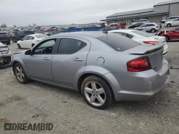 ✅ 2013 Dodge Avenger SE • VIN: 1C3CDZAB2DN534801 • Лот: 82058024. Опубликован ранее на Copart с пробегом 200 209 миль. Бесплатный доступ к архиву аукционных продаж из США и подробный отчёт об истории автомобиля на DreamBid. Изображение 2.
