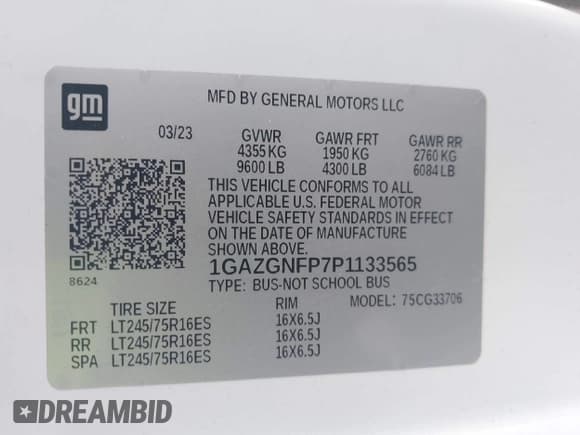 ✅ 2023 Chevrolet Express Passenger LS • VIN: 1GAZGNFP7P1133565 • Lot: 42298735. Wystawiony na IAAI z przebiegiem 132 269 mil. Bezpłatny archiwum sprzedaży aukcyjnych z USA i szczegółowy raport historii pojazdu na DreamBid. Zdjęcie 9.