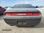 ✅ 2013 Dodge Challenger SXT • VIN: 2C3CDYAG7DH695501 • Lot: 77080244. Wystawiony na Copart z przebiegiem Nie podano. Bezpłatny archiwum sprzedaży aukcyjnych z USA i szczegółowy raport historii pojazdu na DreamBid. Zdjęcie 6.