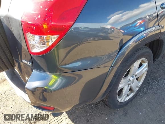 ✅ 2006 Toyota RAV4 Sport • VIN: JTMBK32V865003902 • Lot: 43339724. Listed on IAAI with 209,095 mi. Free auction sales archive from the USA and detailed vehicle history report at DreamBid. Image 6.