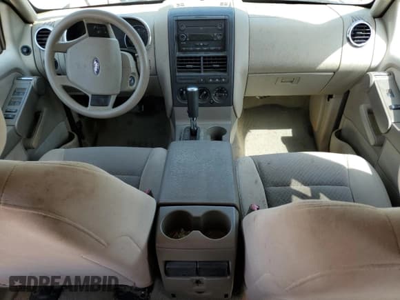 ✅ 2006 Ford Explorer XLS • VIN: 1FMEU72E06UB03315 • Lot: 55538205. Wystawiony na Copart z przebiegiem 172 918 mil. Bezpłatny archiwum sprzedaży aukcyjnych z USA i szczegółowy raport historii pojazdu na DreamBid. Zdjęcie 8.