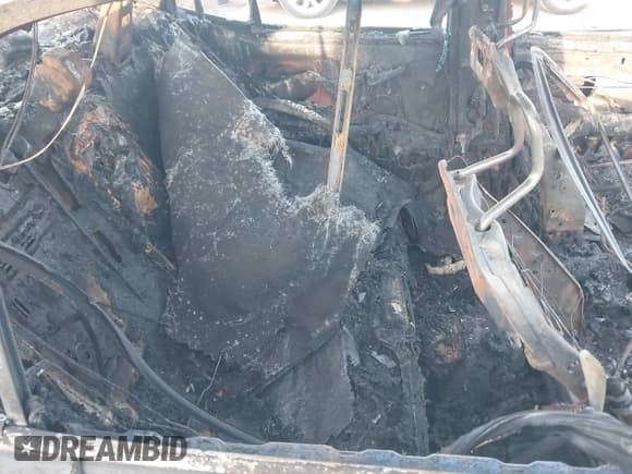 ✅ 2021 Toyota Camry SE • VIN: 4T1G11AK5MU428643 • Лот: 43341588. Опубликован ранее на IAAI с пробегом 60 000 миль. Бесплатный доступ к архиву аукционных продаж из США и подробный отчёт об истории автомобиля на DreamBid. Изображение 8.