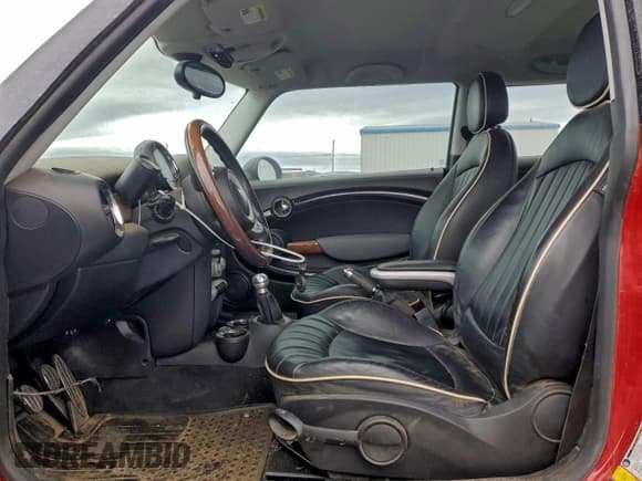 ✅ 2007 MINI Hardtop S • VIN: WMWMF73507TL85078 • Lot: 96392415. Wystawiony na Copart z przebiegiem Nie podano. Bezpłatny archiwum sprzedaży aukcyjnych z USA i szczegółowy raport historii pojazdu na DreamBid. Zdjęcie 7.