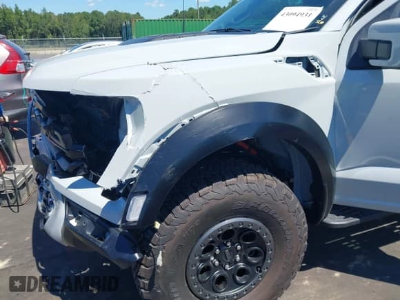 ✅ 2024 Ford F-150 Raptor • VIN: 1FTFW1RG2RFB94796 • Лот: 43094931. Опубликован ранее на IAAI с пробегом 1 649 миль. Бесплатный доступ к архиву аукционных продаж из США и подробный отчёт об истории автомобиля на DreamBid. Изображение 18.