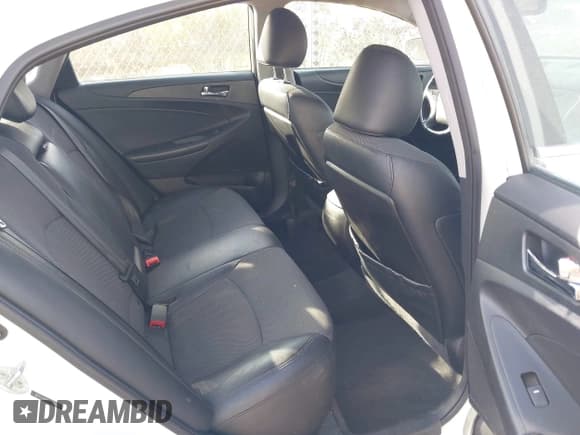 ✅ 2013 Hyundai Sonata SE • VIN: 5NPEC4AB6DH749074 • Lot: 43620983. Listed on IAAI with 101,418 mi. Free auction sales archive from the USA and detailed vehicle history report at DreamBid. Image 8.