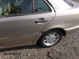 ✅ 2000 Mercedes-Benz C 230 Kompressor • VIN: WDBHA24G0YA863050 • Lot: 43676062. Wystawiony na IAAI z przebiegiem Nie podano. Bezpłatny archiwum sprzedaży aukcyjnych z USA i szczegółowy raport historii pojazdu na DreamBid. Zdjęcie 6.