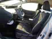 2021 Toyota Prius L Eco с VIN JTDKAMFU6M3142123, выставлен на аукционе Copart как лот 55076445 с пробегом 68 256 миль миль и Списание • Salvage title. История ставок и продаж доступна на DreamBid. Изображение 7.