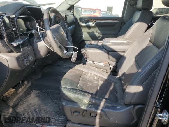 ✅ 2025 Chevrolet Silverado 1500 • VIN: 3GCUKDE86SG208013 • Лот: 59910005. Опубликован ранее на Copart с пробегом 7 423 миль. Бесплатный доступ к архиву аукционных продаж из США и подробный отчёт об истории автомобиля на DreamBid. Изображение 7.