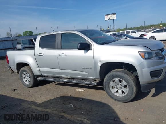 ✅ 2018 Chevrolet Colorado 2WD Work Truck • VIN: 1GCGSBEA0J1189525 • Lot: 41898384. Listed on IAAI with 33,748 mi. Free auction sales archive from the USA and detailed vehicle history report at DreamBid. Image 13.