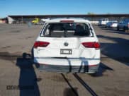 ✅ 2019 Volkswagen Tiguan SE • VIN: 3VV3B7AXXKM067038 • Lot: 43551584. Wystawiony na IAAI z przebiegiem 78 977 mil. Bezpłatny archiwum sprzedaży aukcyjnych z USA i szczegółowy raport historii pojazdu na DreamBid. Zdjęcie 16.