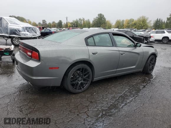 ✅ 2012 Dodge Charger SE • VIN: 2C3CDXBG5CH301193 • Лот: 82717105. Опубликован ранее на Copart с пробегом 180 671 миль. Бесплатный доступ к архиву аукционных продаж из США и подробный отчёт об истории автомобиля на DreamBid. Изображение 3.