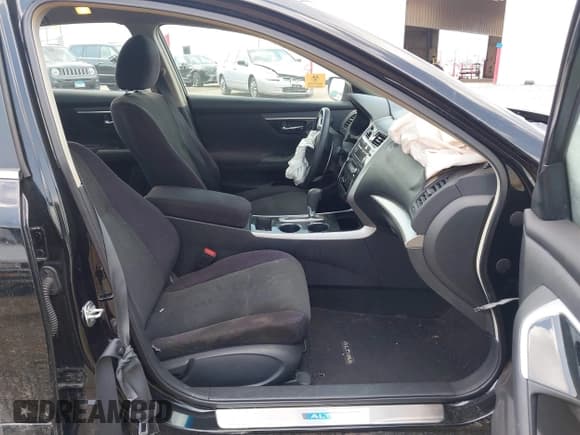 ✅ 2013 Nissan Altima SV • VIN: 1N4BL3AP8DC163860 • Lot: 42743992. Listed on IAAI with 140,890 mi. Free auction sales archive from the USA and detailed vehicle history report at DreamBid. Image 5.