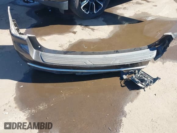 ✅ 2022 Chevrolet Tahoe LT • VIN: 1GNSKNKD3NR270995 • Lot: 43545874. Listed on IAAI with 111,505 mi. Free auction sales archive from the USA and detailed vehicle history report at DreamBid. Image 12.