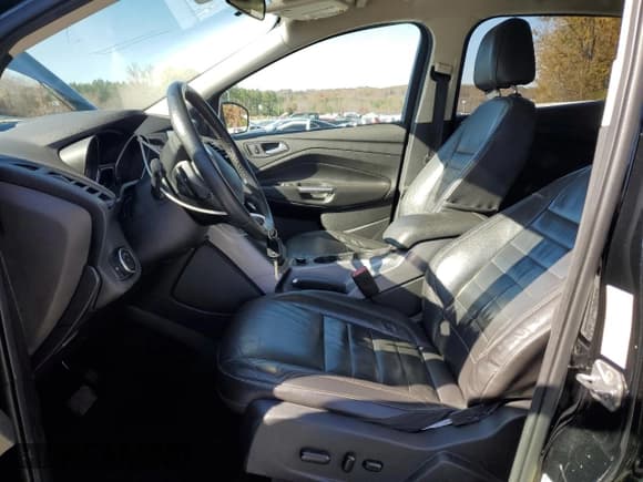 ✅ 2016 Ford Escape SE • VIN: 1FMCU9GX1GUC46398 • Лот: 92193575. Опубликован ранее на Copart с пробегом 141 864 миль. Бесплатный доступ к архиву аукционных продаж из США и подробный отчёт об истории автомобиля на DreamBid. Изображение 7.