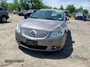 ✅ 2012 Buick LaCrosse Leather • VIN: 1G4GC5ER4CF212794 • Lot: 57648425. Wystawiony na Copart z przebiegiem 179 209 mil. Bezpłatny archiwum sprzedaży aukcyjnych z USA i szczegółowy raport historii pojazdu na DreamBid. Zdjęcie 13.