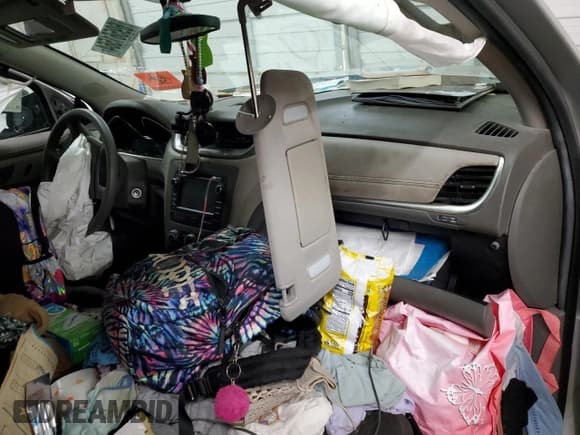 ✅ 2014 Chevrolet Traverse LS • VIN: 1GNKRFKD2EJ240340 • Lot: 69561564. Wystawiony na Copart z przebiegiem Nie podano. Bezpłatny archiwum sprzedaży aukcyjnych z USA i szczegółowy raport historii pojazdu na DreamBid. Zdjęcie 8.