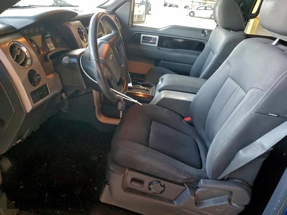 ✅ 2011 Ford F-150 XLT • VIN: 1FTFW1CF8BKD62325 • Lot: 94332065. Listed on Copart with 208,792 mi. Free auction sales archive from the USA and detailed vehicle history report at DreamBid. Image 7.