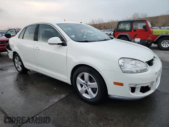 ✅ 2008 Volkswagen Jetta SE • VIN: 3VWRM71K68M099594 • Lot: 93456465. Wystawiony na Copart z przebiegiem 143 032 mil. Bezpłatny archiwum sprzedaży aukcyjnych z USA i szczegółowy raport historii pojazdu na DreamBid. Zdjęcie 4.