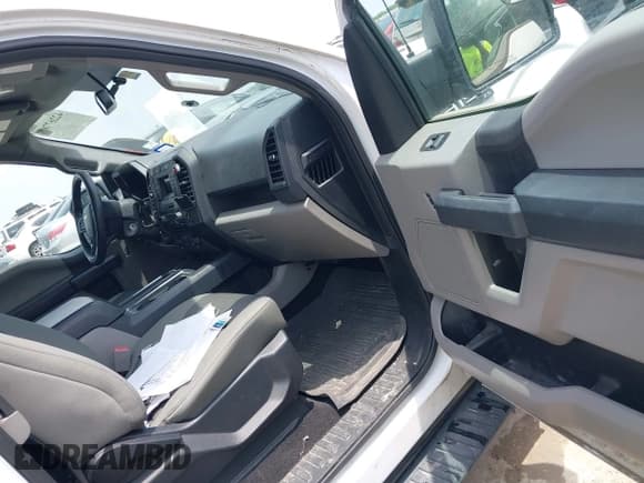 ✅ 2018 Ford F-150 XL • VIN: 1FTEX1EB3JKC97935 • Лот: 42267705. Опубликован ранее на IAAI с пробегом 175 790 миль. Бесплатный доступ к архиву аукционных продаж из США и подробный отчёт об истории автомобиля на DreamBid. Изображение 5.