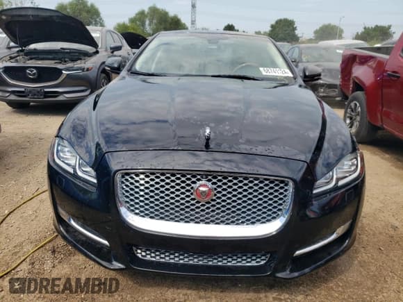 ✅ 2016 Jaguar XJ Portfolio • VIN: SAJWJ2GD1G8V99354 • Lot: 68741124. Wystawiony na Copart z przebiegiem 47 641 mil. Bezpłatny archiwum sprzedaży aukcyjnych z USA i szczegółowy raport historii pojazdu na DreamBid. Zdjęcie 5.