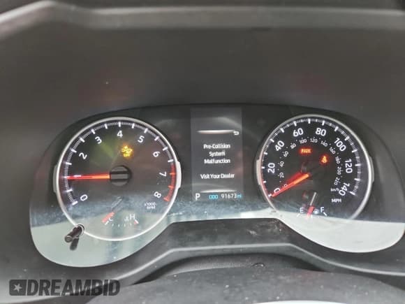 ✅ 2020 Toyota RAV4 XLE • VIN: 2T3P1RFV4LW131368 • Lot: 90252255. Listed on Copart with 91,673 mi. Free auction sales archive from the USA and detailed vehicle history report at DreamBid. Image 9.