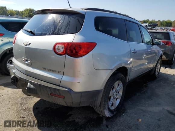 ✅ 2010 Chevrolet Traverse 2LT • VIN: 1GNLRGED9AJ260245 • Lot: 72128204. Wystawiony na Copart z przebiegiem Nie podano. Bezpłatny archiwum sprzedaży aukcyjnych z USA i szczegółowy raport historii pojazdu na DreamBid. Zdjęcie 3.