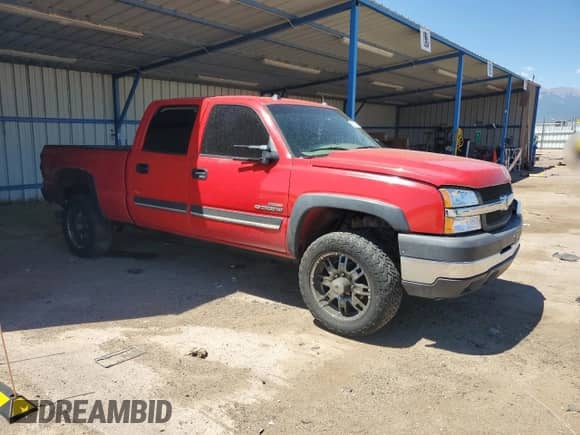 2005 Chevrolet Silverado 2500HD LT with VIN 1GCHK232X5F947007, listed as a Copart auction lot 63008705 with 372,469 mi miles and Salvage title. Bid and sale history available at DreamBid. Image 4.
