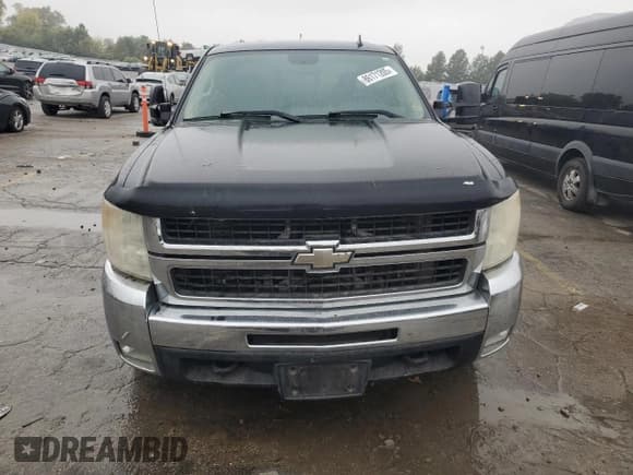 ✅ 2007 Chevrolet Silverado 2500HD 2LT • VIN: 1GCHK23647F512389 • Lot: 86171205. Wystawiony na Copart z przebiegiem 139 557 mil. Bezpłatny archiwum sprzedaży aukcyjnych z USA i szczegółowy raport historii pojazdu na DreamBid. Zdjęcie 5.