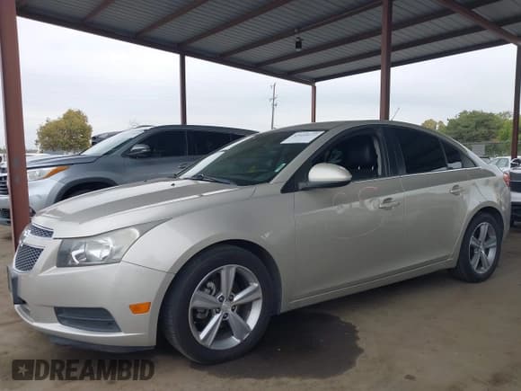 ✅ 2013 Chevrolet Cruze 2LT • VIN: 1G1PE5SB6D7275194 • Lot: 43433172. Listed on IAAI with 183,039 mi. Free auction sales archive from the USA and detailed vehicle history report at DreamBid. Image 14.