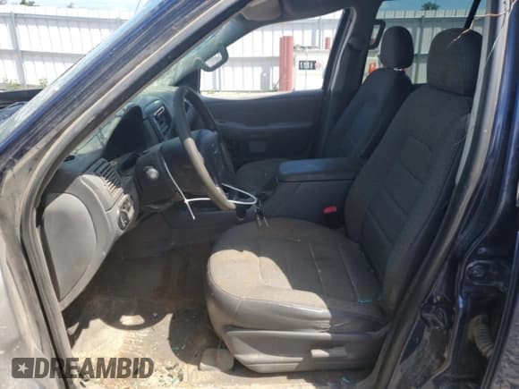 ✅ 2003 Ford Explorer XLS • VIN: 1FMZU72K43ZA91269 • Lot: 63998485. Listed on Copart with Not provided. Free auction sales archive from the USA and detailed vehicle history report at DreamBid. Image 7.