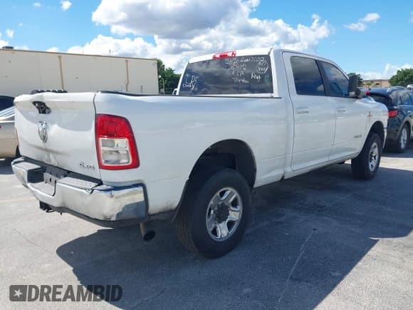 ✅ 2020 Ram 2500 Big Horn • VIN: 3C6UR5DL4LG159992 • Лот: 43847686. Опубликован ранее на IAAI с пробегом 321 334 миль. Бесплатный доступ к архиву аукционных продаж из США и подробный отчёт об истории автомобиля на DreamBid. Изображение 4.
