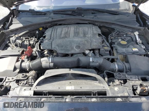 ✅ 2017 Jaguar F-Pace 35t • VIN: SADCS2BV0HA054940 • Lot: 81785905. Wystawiony na Copart z przebiegiem 100 109 mil. Bezpłatny archiwum sprzedaży aukcyjnych z USA i szczegółowy raport historii pojazdu na DreamBid. Zdjęcie 12.