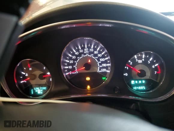 ✅ 2011 Chrysler 200 Limited • VIN: 1C3BC2FB2BN601165 • Лот: 80858825. Опубликован ранее на Copart с пробегом 104 885 миль. Бесплатный доступ к архиву аукционных продаж из США и подробный отчёт об истории автомобиля на DreamBid. Изображение 9.