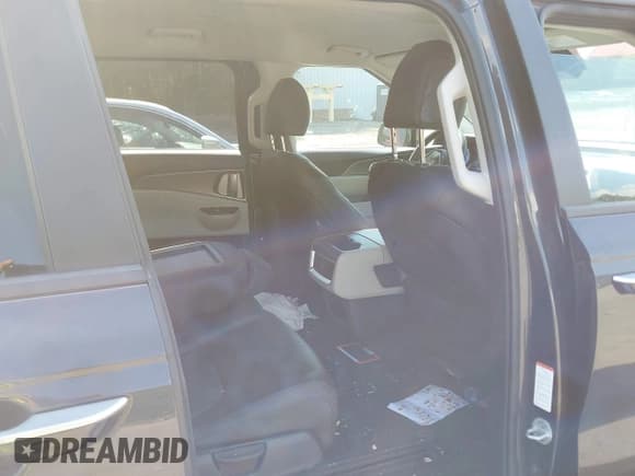 ✅ 2024 Kia Carnival LX • VIN: KNDNB4H37R6306516 • Лот: 42652664. Опубликован ранее на IAAI с пробегом 29 936 миль. Бесплатный доступ к архиву аукционных продаж из США и подробный отчёт об истории автомобиля на DreamBid. Изображение 8.