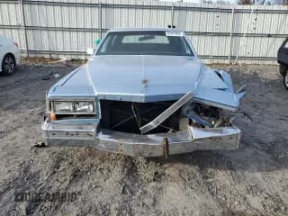 ✅ 1981 Cadillac Fleetwood • VIN: 1G6AB6996B9227908 • Лот: 41441855. Опубликован ранее на Copart с пробегом 47 334 миль. Бесплатный доступ к архиву аукционных продаж из США и подробный отчёт об истории автомобиля на DreamBid. Изображение 5.