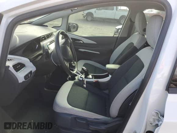 2021 Chevrolet Bolt EV LT z VIN 1G1FY6S02M4103527, wystawiony jako Copart lot #81550613 z przebiegiem 56 790 mil mil oraz . Historia ofert i sprzedaży dostępna na DreamBid. Obrazek 7.