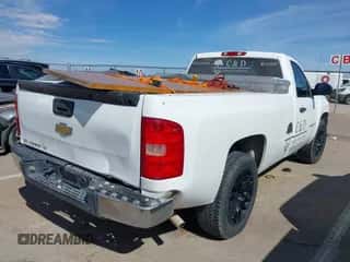 2008 Chevrolet Silverado 1500 Work Truck z VIN 1GCEC14X18Z224802, wystawiony jako IAAI lot #43484242 z przebiegiem 178 163 mil mil oraz . Historia ofert i sprzedaży dostępna na DreamBid. Obrazek 4.