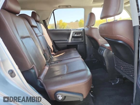 ✅ 2018 Toyota 4Runner SR5 • VIN: JTEBU5JRXJ5557764 • Lot: 86250645. Listed on Copart with 133,242 mi. Free auction sales archive from the USA and detailed vehicle history report at DreamBid. Image 11.