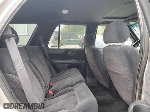 2001 Chevrolet Blazer LT с VIN 1GNDT13W812158646, выставлен на аукционе Copart как лот 73664804 с пробегом 182 735 миль миль и Списание • Salvage title. История ставок и продаж доступна на DreamBid. Изображение 11.