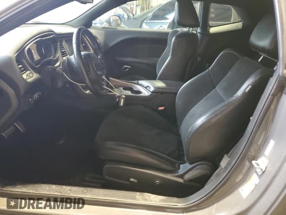 ✅ 2019 Dodge Challenger R/T • VIN: 2C3CDZBT7KH508921 • Lot: 90670475. Wystawiony na Copart z przebiegiem 53 568 mil. Bezpłatny archiwum sprzedaży aukcyjnych z USA i szczegółowy raport historii pojazdu na DreamBid. Zdjęcie 7.