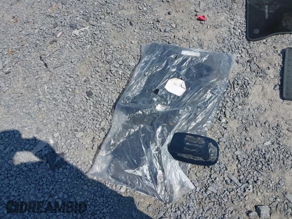 ✅ 2017 Mercedes-Benz E 300 Luxury • VIN: WDDZF4JB4HA032748 • Lot: 43258625. Wystawiony na IAAI z przebiegiem 122 012 mil. Bezpłatny archiwum sprzedaży aukcyjnych z USA i szczegółowy raport historii pojazdu na DreamBid. Zdjęcie 12.