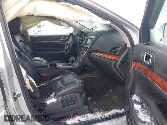 ✅ 2010 Lincoln MKT EcoBoost • VIN: 2LMHJ5AT4ABJ19305 • Lot: 41611484. Wystawiony na IAAI z przebiegiem 201 544 mil. Bezpłatny archiwum sprzedaży aukcyjnych z USA i szczegółowy raport historii pojazdu na DreamBid. Zdjęcie 5.